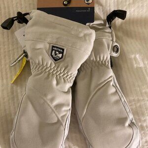 Hestra "Heli Ski" Female Mittens - size 6/XS-S